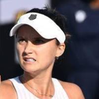 Lauren Davis